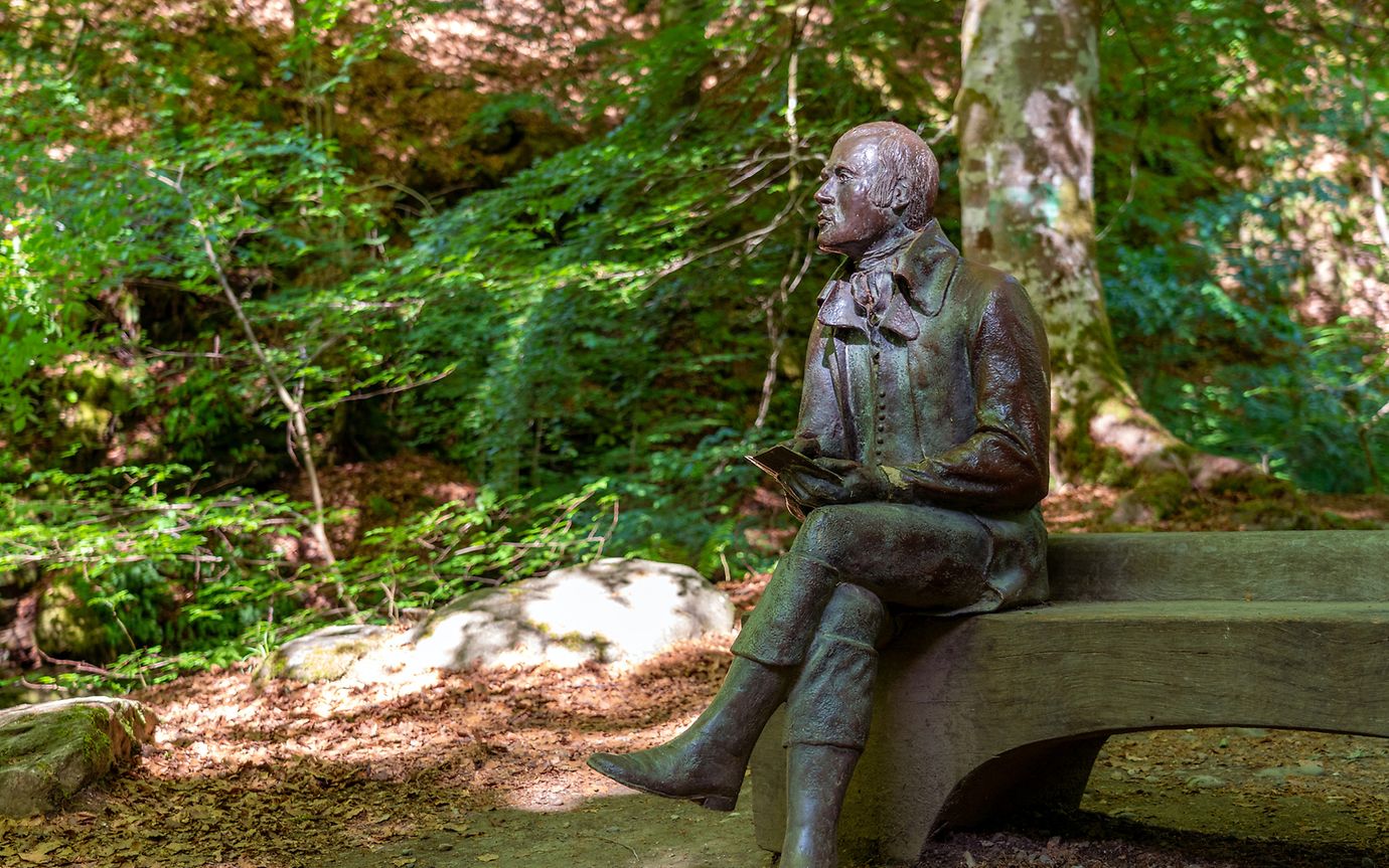 Robert Burns statue