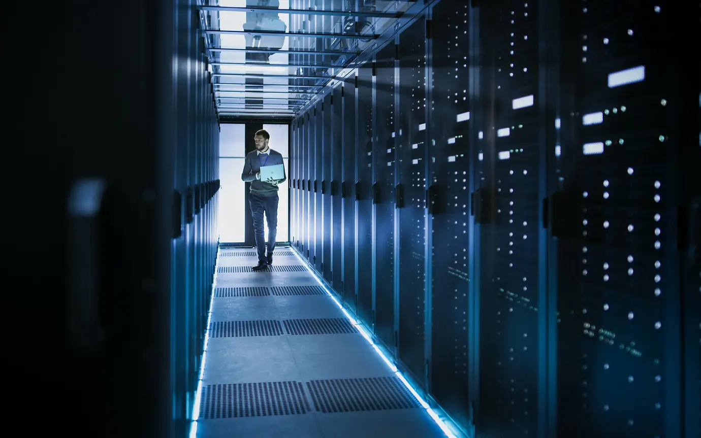 It technician works in data centre 