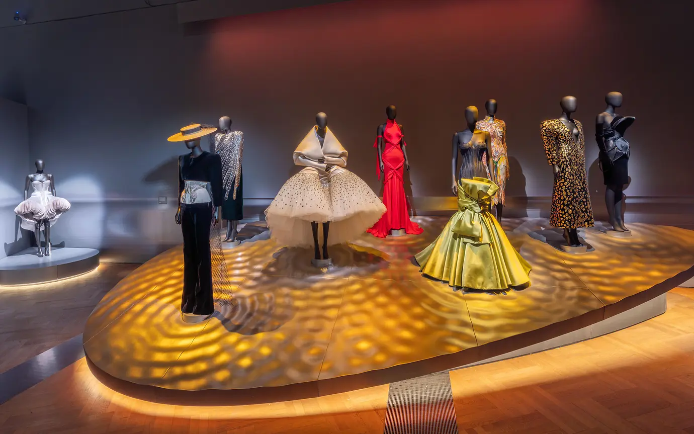 Display od dresses